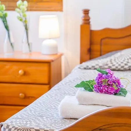 In Sleeps 6 Includes Swimming Pool Air Con And Wifi 9 7 Villa *