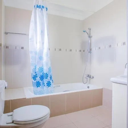 In Sleeps 6 Includes Swimming Pool Air Con And Wifi 9 7 *